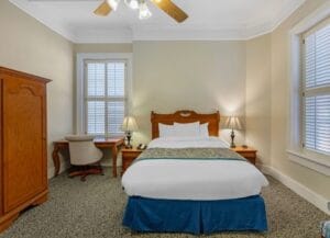 ADA Queen Windsor Hotel